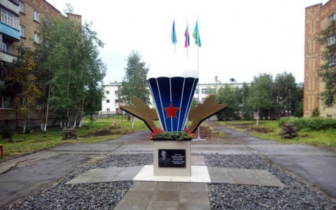 В Коми появился первый монумент, посвященный «голубым беретам» (фото)