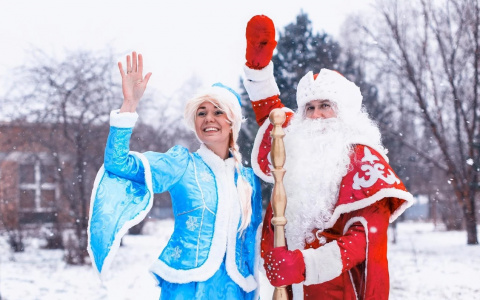 Сыктывкарцы могут «снять» Деда Мороза и Снегурочку за 500 рублей