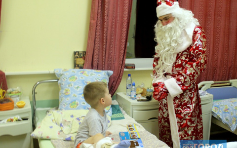 Новый год в сыктывкарской травматологии: «Мама, перезвони, у меня Дед Мороз!»