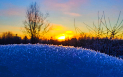 Фото дня: оранжевый закат в зимнем Сыктывкаре