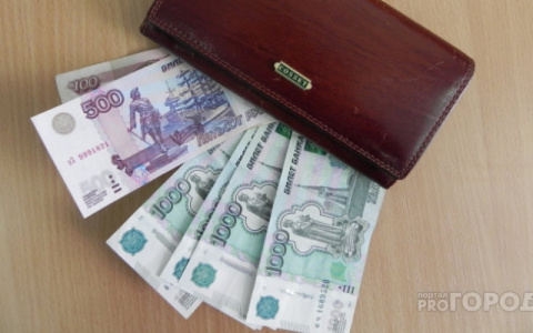 В Сыктывкаре ревнивый муж подкинул любовнику жены 10 тысяч рублей