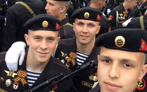 Парни из Сыктывкара приняли участие в параде Победы в Москве (фото)