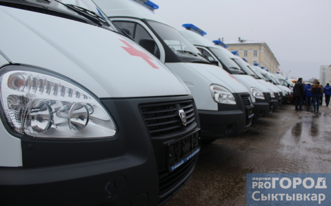 Фоторепортаж: в Сыктывкаре презентовали новые машины скорой помощи