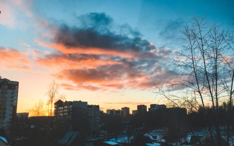 Фото дня в Сыктывкаре: краски апрельского заката